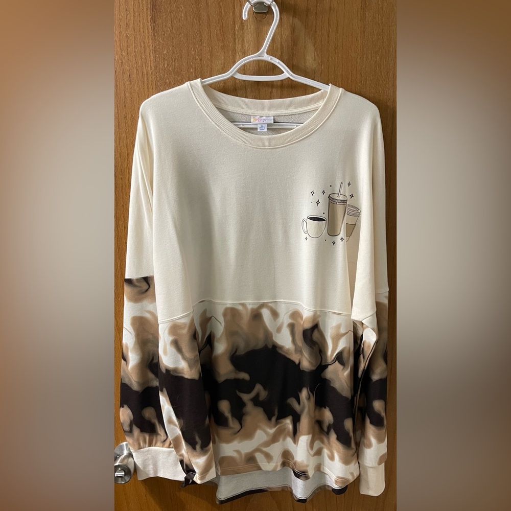 LuLaRoe Elsa long sleeve shirt.